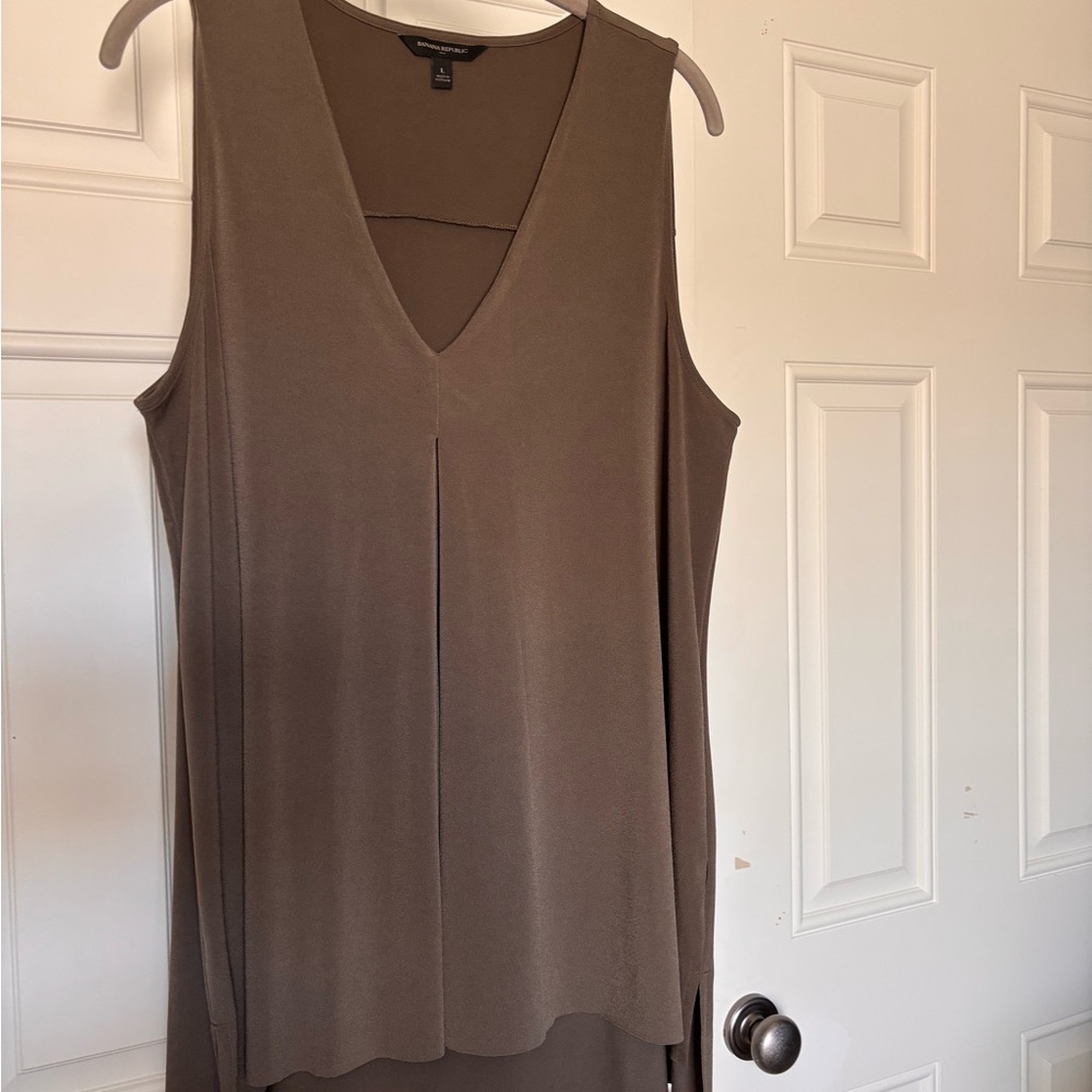 Banana Republic Brown Sleeveless V-Neck Top
